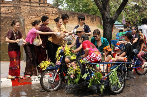 宋干节习俗